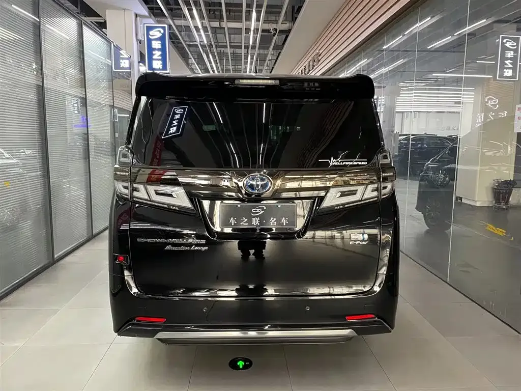 Toyota Vellfire 2023 из CN, фото 9