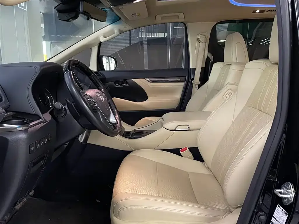 Toyota Vellfire 2023 из CN, фото 7