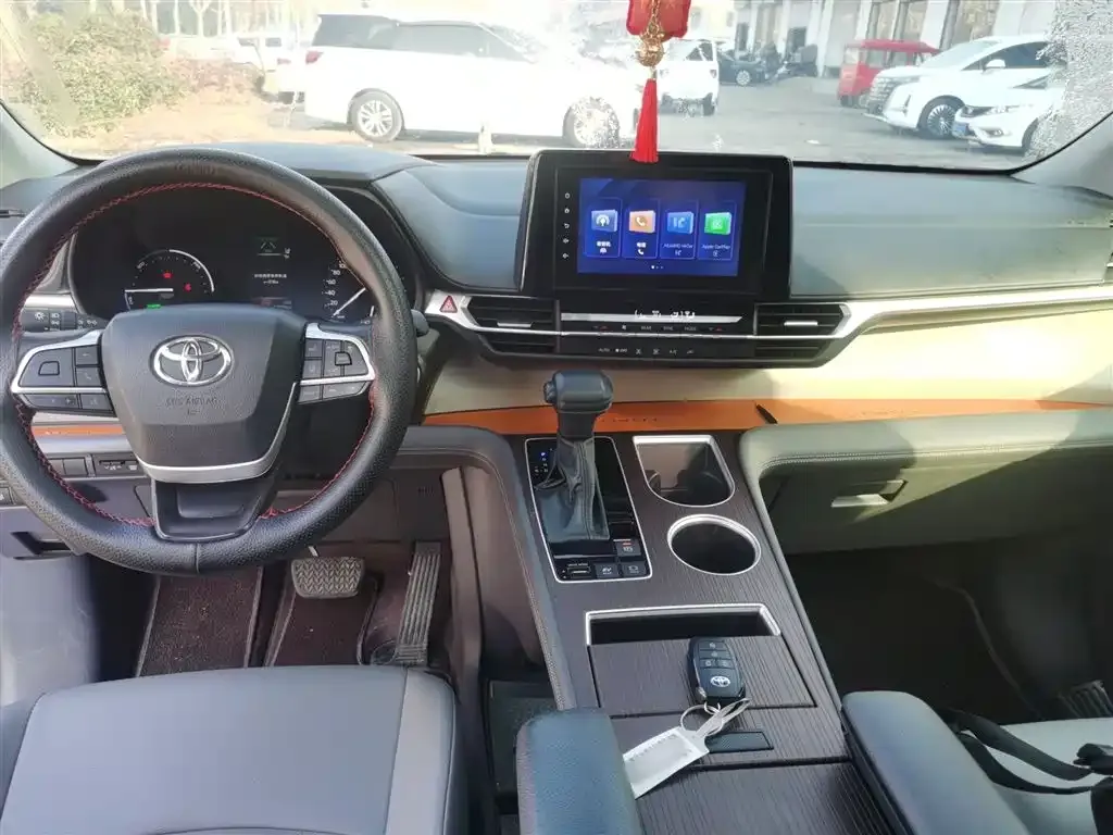 Toyota Granvia 2024 из CN, фото 6