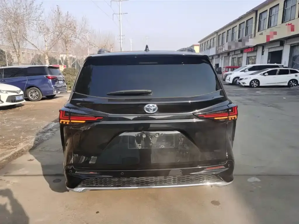 Toyota Granvia 2024 из CN, фото 4