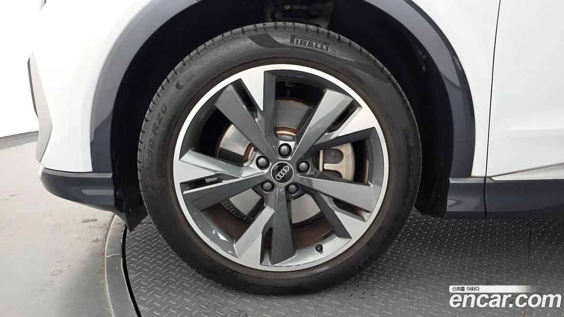 Audi Q4 e-tron 2022 из KR, фото 3