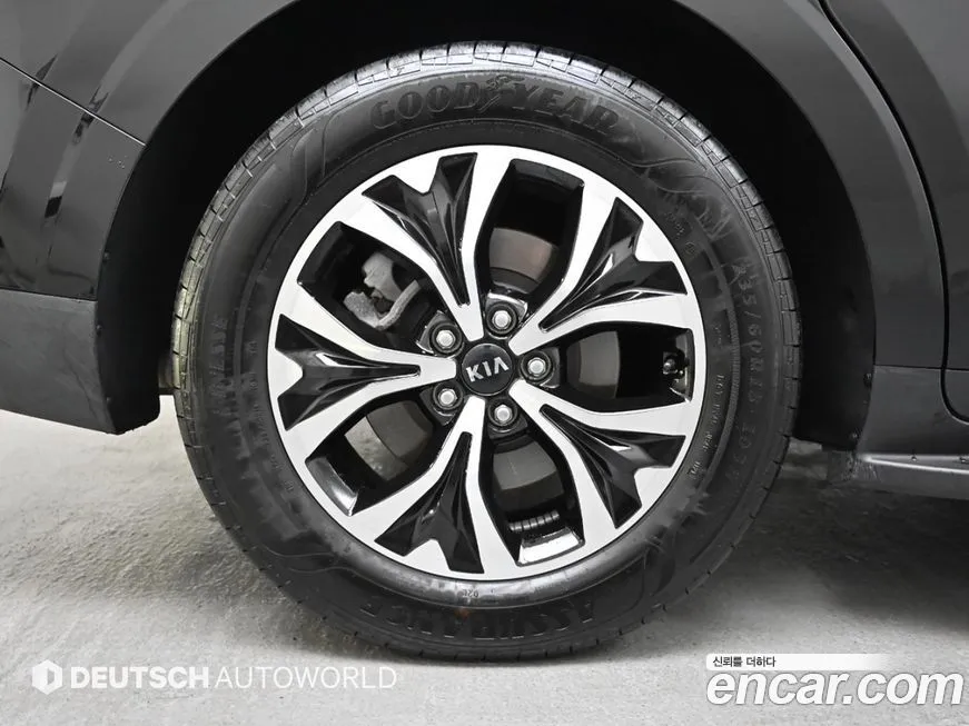 Kia Carnival — фото 10