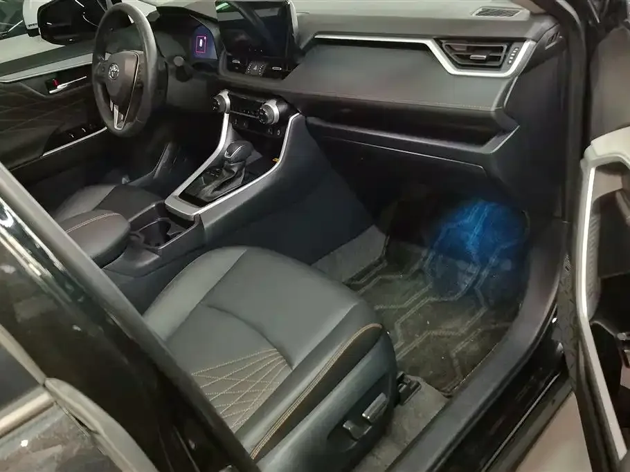 Toyota RAV4 2025 из CN, фото 10