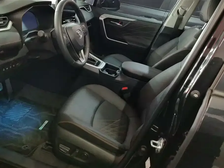Toyota RAV4 2025 из CN, фото 6