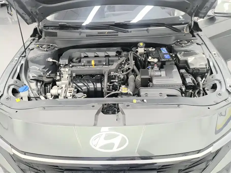 Hyundai Elantra — фото 10
