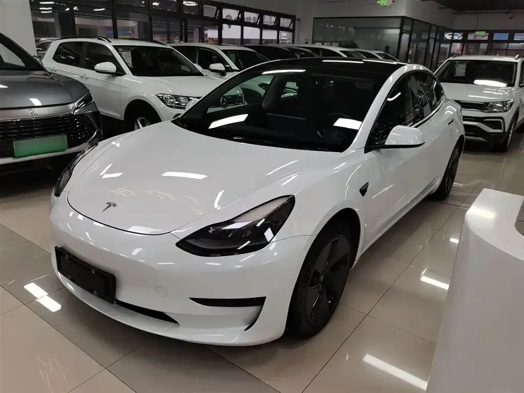 Tesla Model 3 — фото 5