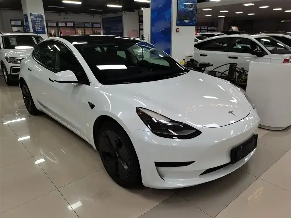 Tesla Model 3 — фото 8