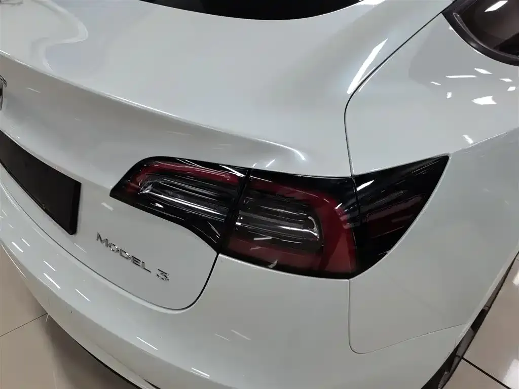Tesla Model 3 — фото 3