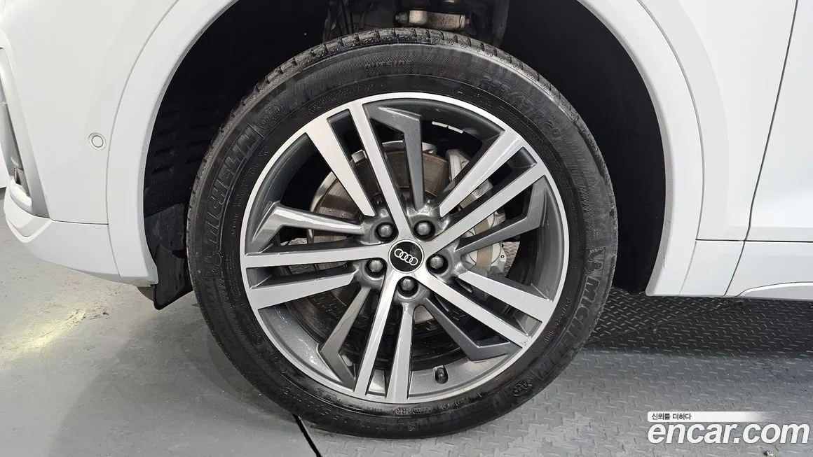 Audi Q5 2021 из KR, фото 7