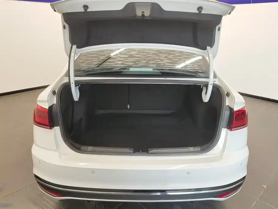 Volkswagen Bora 2023 из CN, фото 10