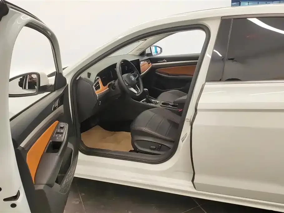Volkswagen Bora 2023 из CN, фото 7