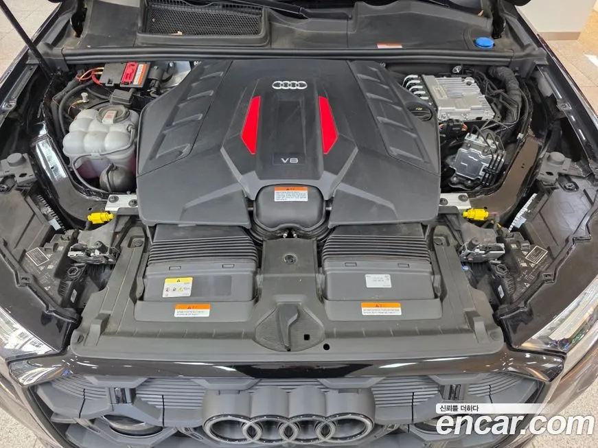 Audi SQ7 2025 из KR, фото 5