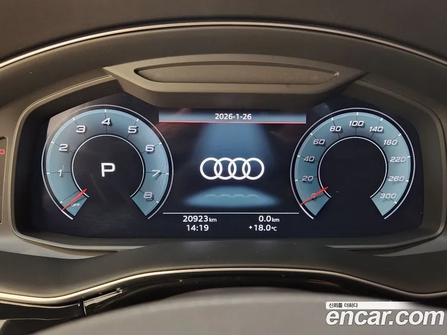 Audi SQ7 2025 из KR, фото 2