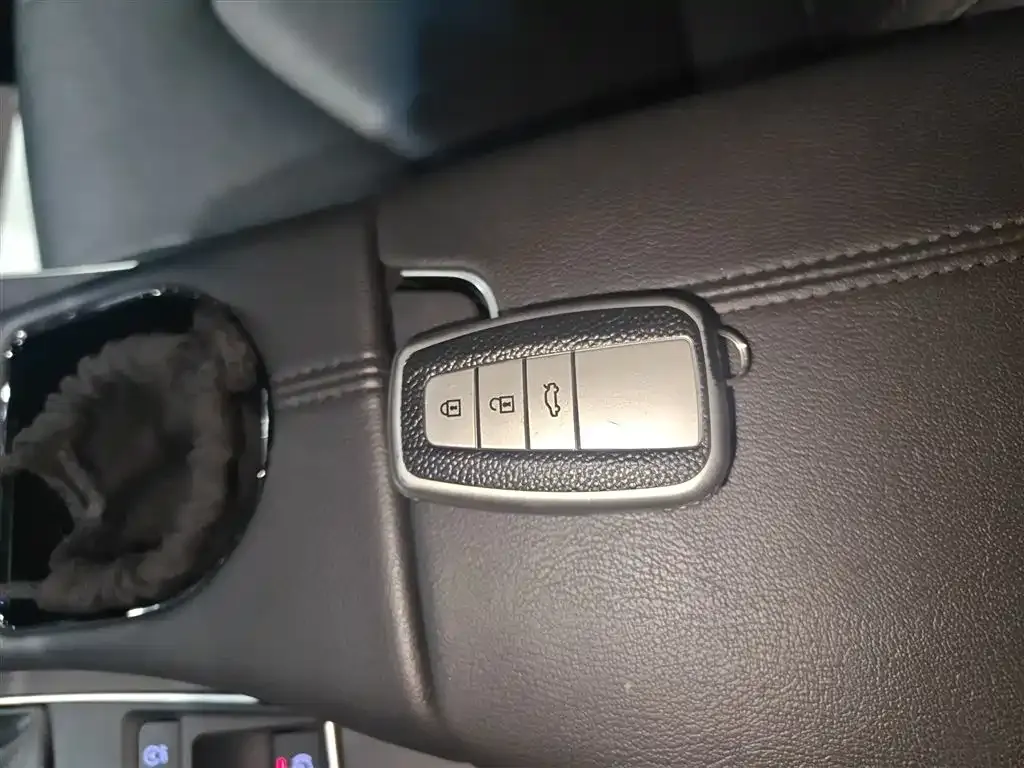 Toyota Avalon 2022 из CN, фото 2