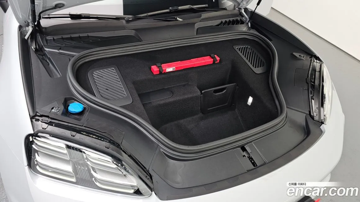 Porsche Macan 2025 из KR, фото 7