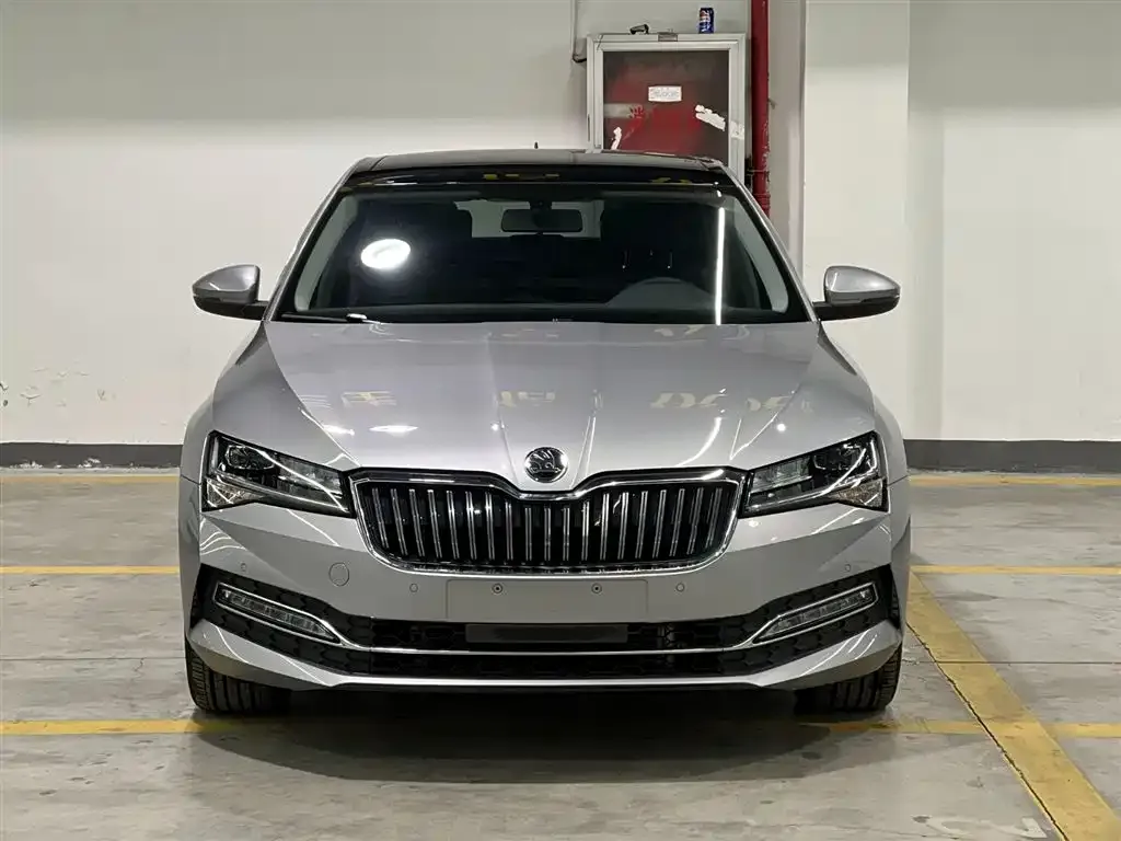 Skoda Superb — фото 5