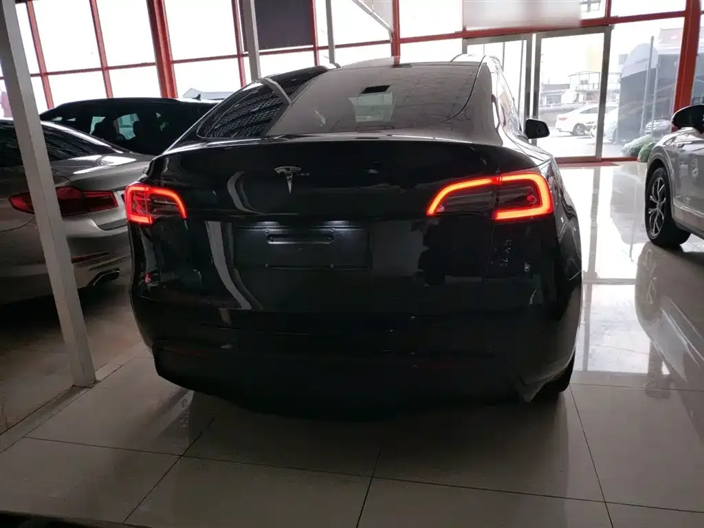Tesla Model Y 2023 из CN, фото 9