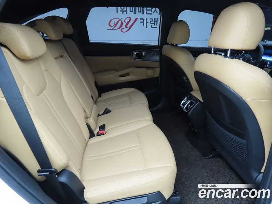 Kia Sorento — фото 6