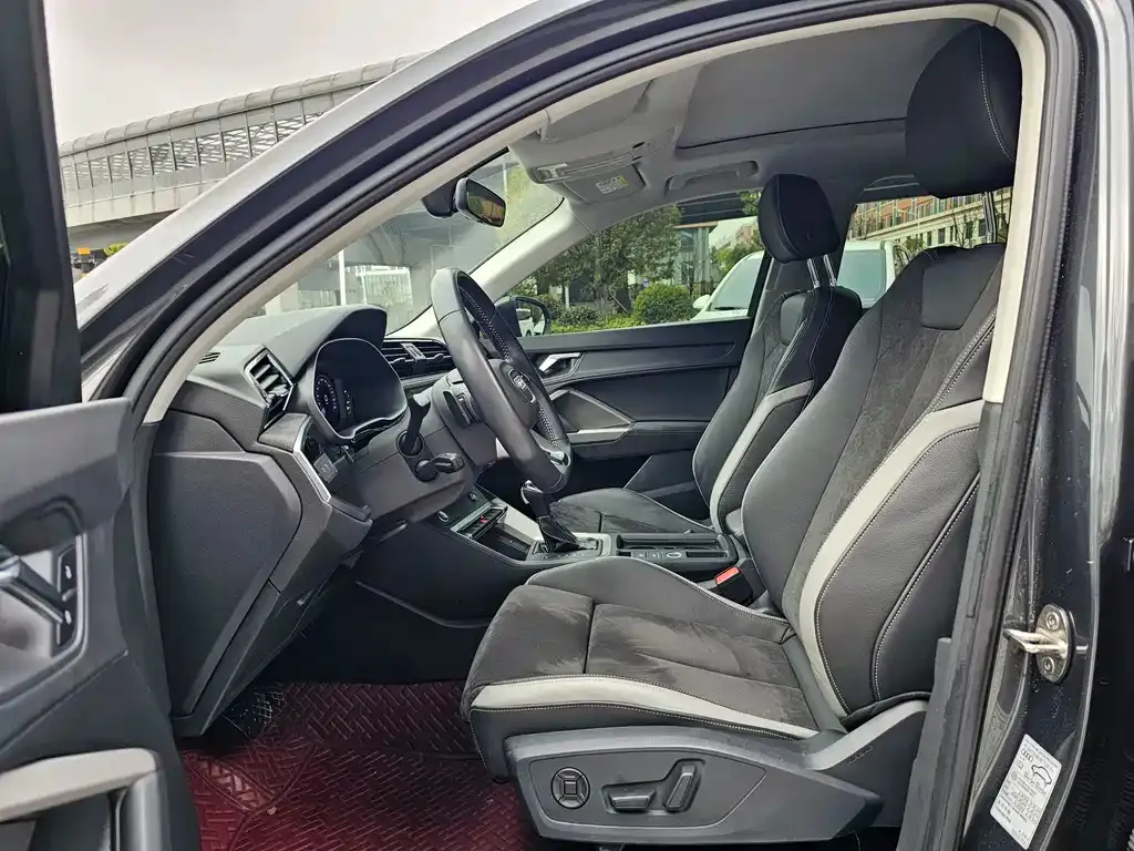 Audi Q3 2021 из CN, фото 2