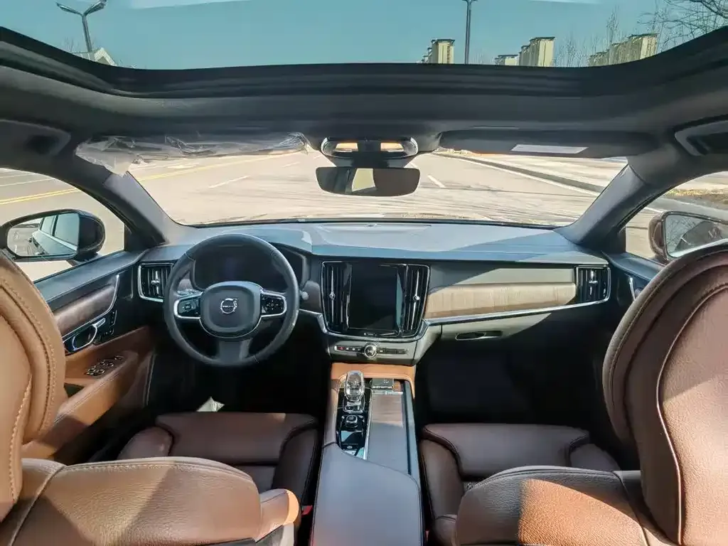 Volvo S90 2024 из CN, фото 6