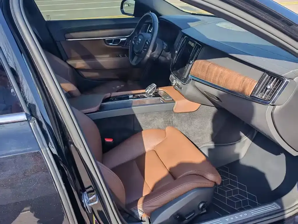 Volvo S90 2024 из CN, фото 2