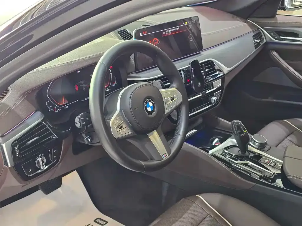 BMW 5 Series — фото 6