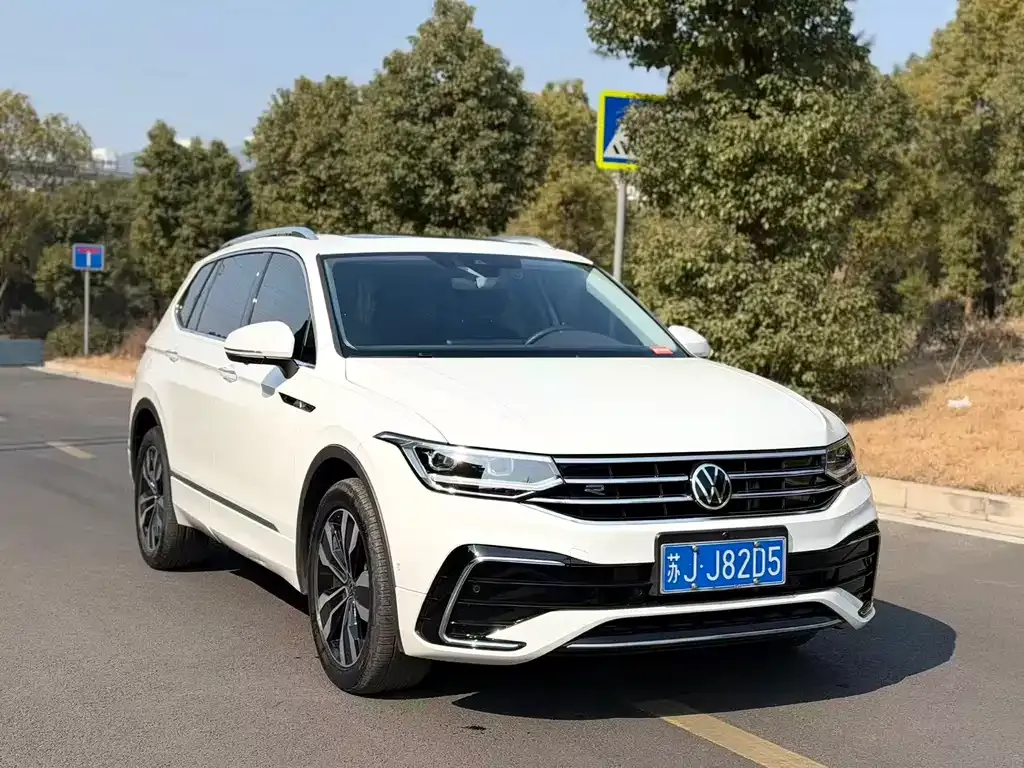 Volkswagen Tiguan L 2023 из CN, фото 3