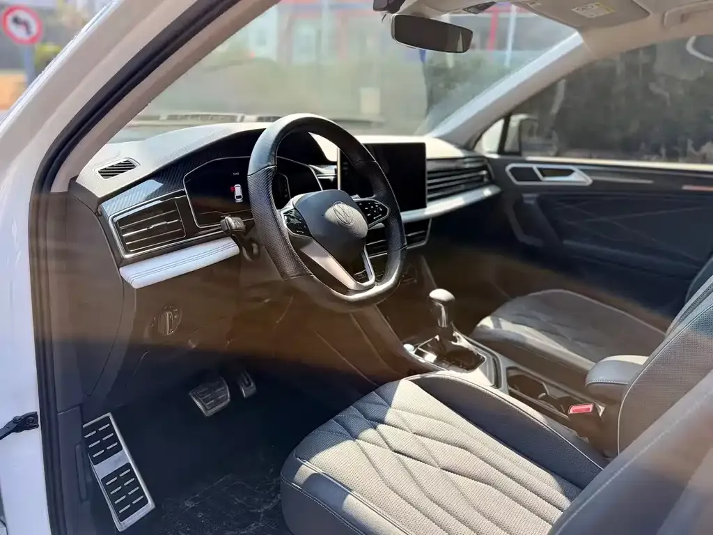 Volkswagen Tiguan L 2023 из CN, фото 7