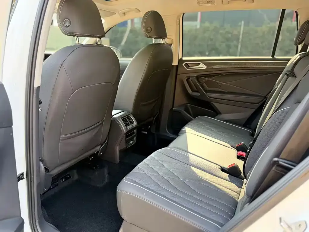 Volkswagen Tiguan L 2023 из CN, фото 9