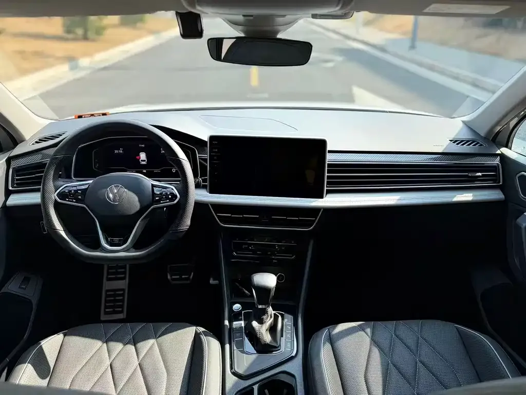Volkswagen Tiguan L 2023 из CN, фото 8