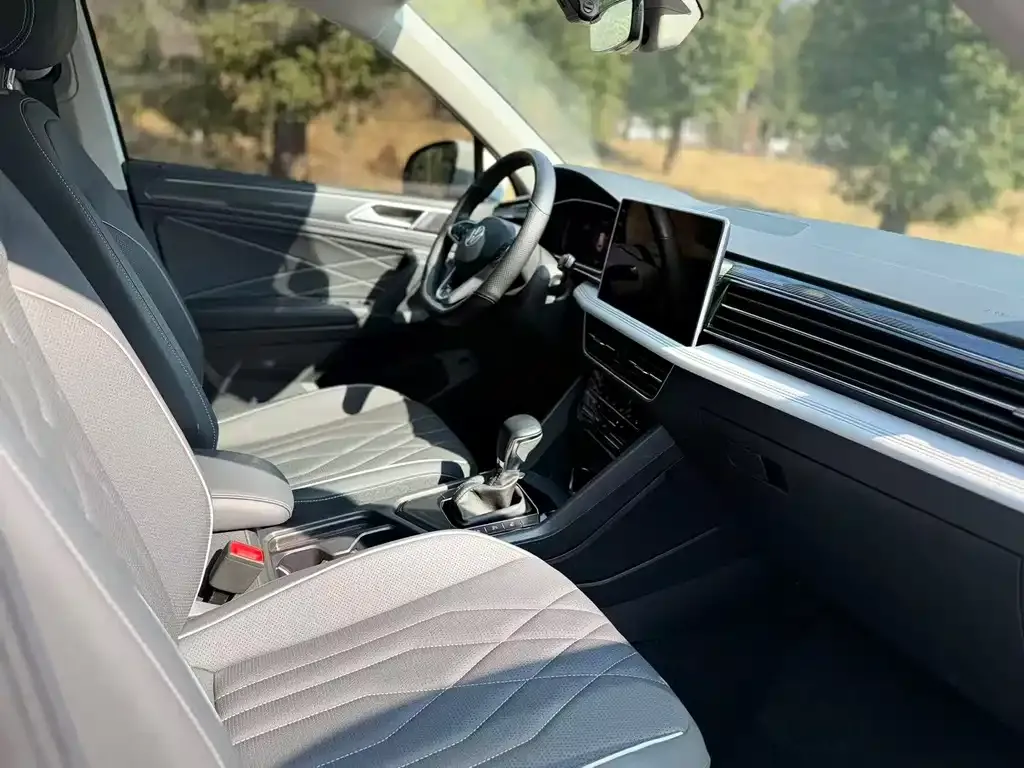 Volkswagen Tiguan L 2023 из CN, фото 6