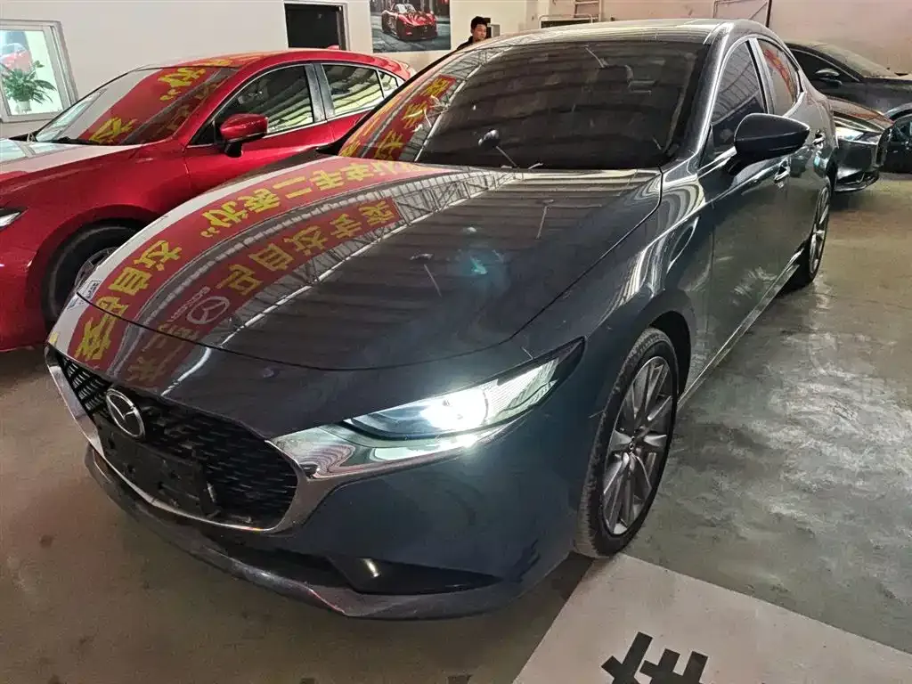 Mazda 3 Axela 2024 из CN, фото 1