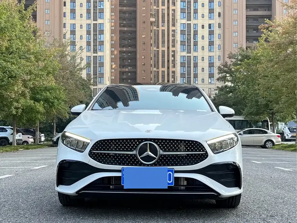 Mercedes-Benz A-Class 2023 из CN, фото 4