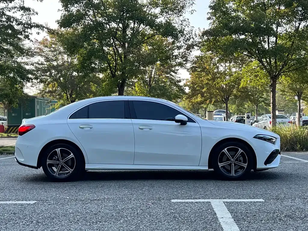 Mercedes-Benz A-Class 2023 из CN, фото 10