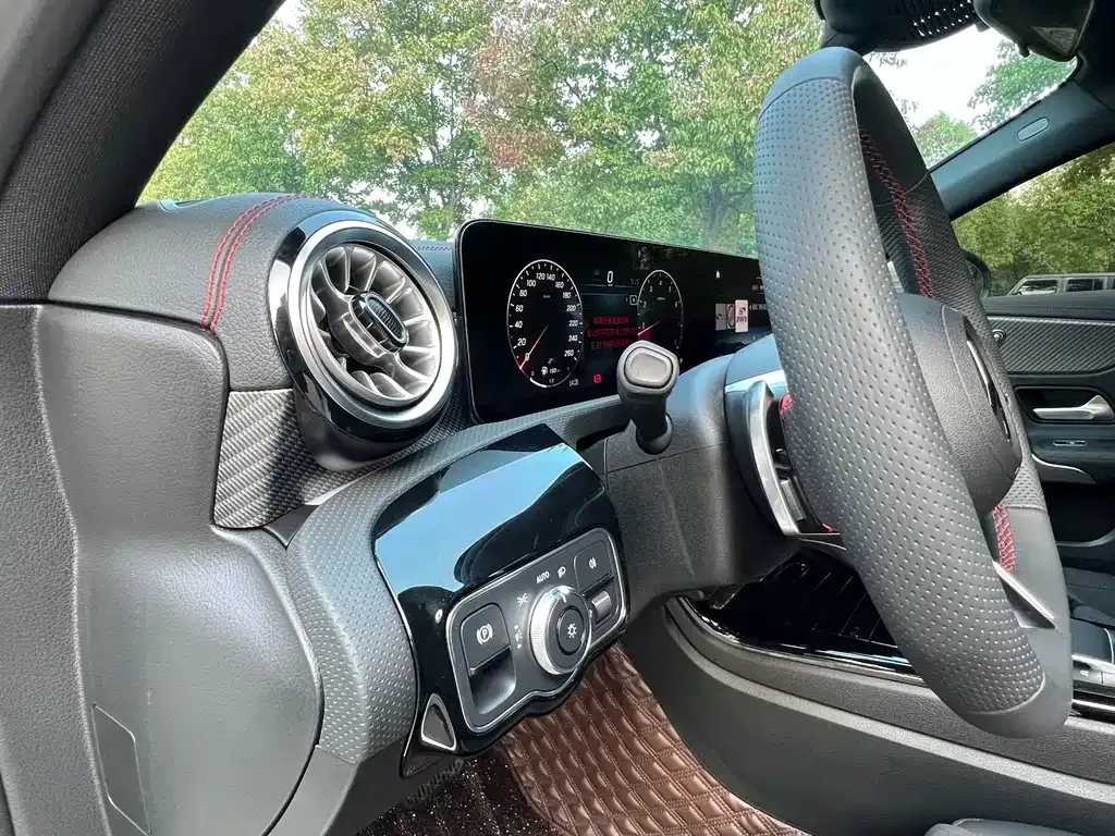 Mercedes-Benz A-Class 2023 из CN, фото 6