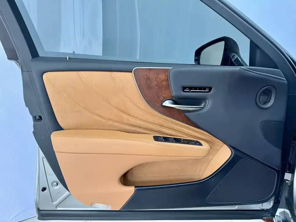 Lexus LS 2022 из CN, фото 8