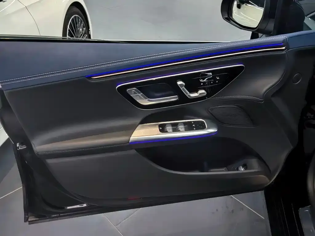 Mercedes-Benz EQE 2023 из CN, фото 10