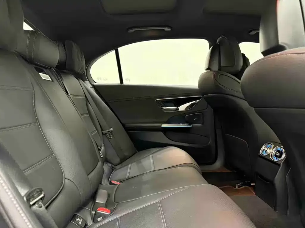 Mercedes-Benz C-Class 2025 из CN, фото 5