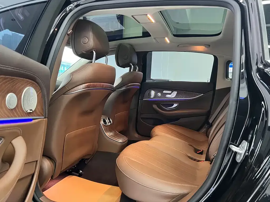 Mercedes-Benz E-Class 2023 из CN, фото 6