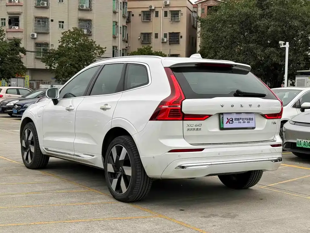 Volvo XC60 PHEV 2025 из CN, фото 6