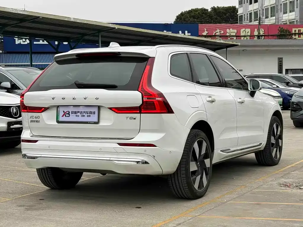 Volvo XC60 PHEV 2025 из CN, фото 5
