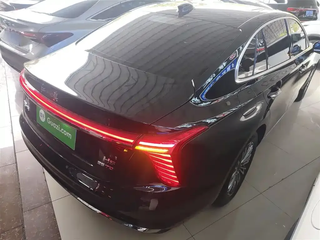 Hongqi H5 — фото 10