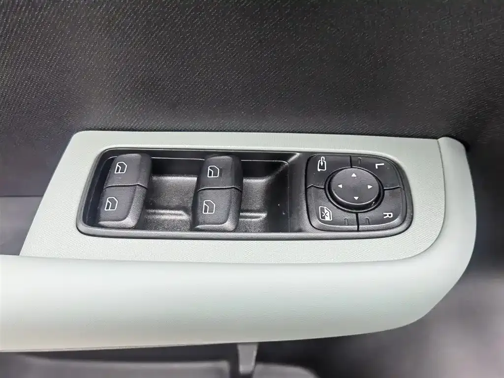 Roewe D6 2025 из CN, фото 9