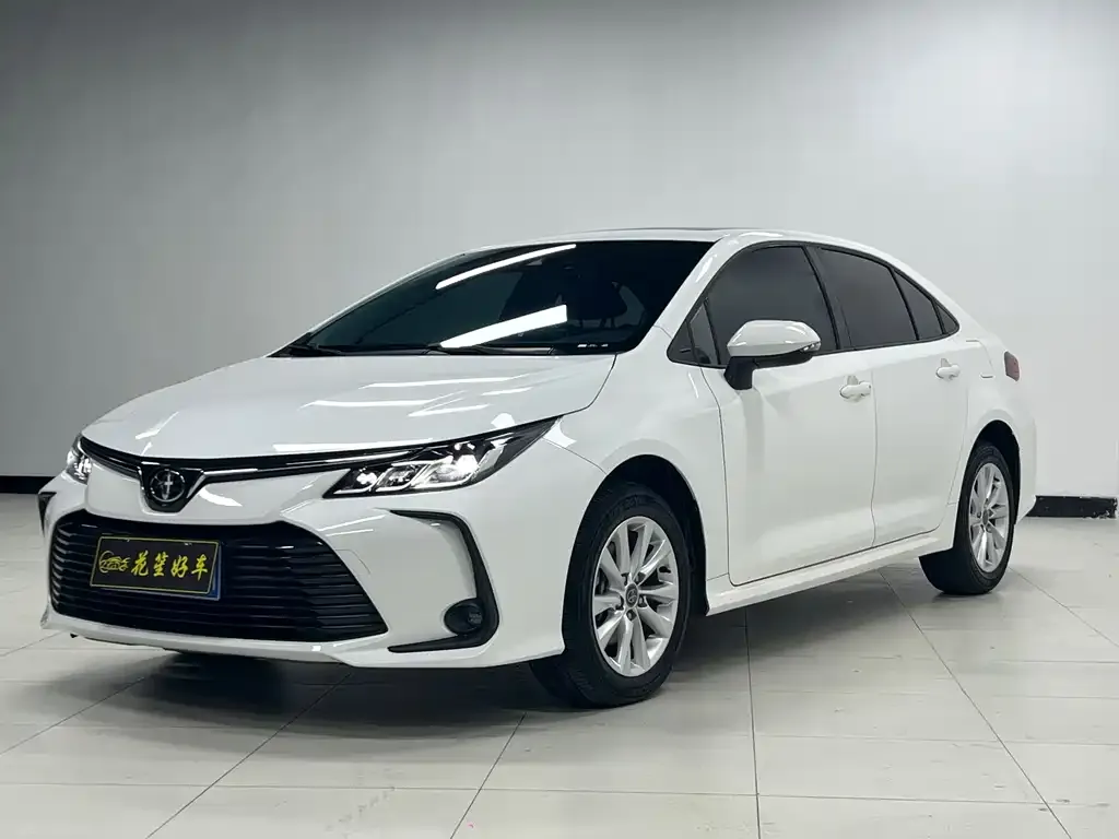Toyota Corolla — фото 1