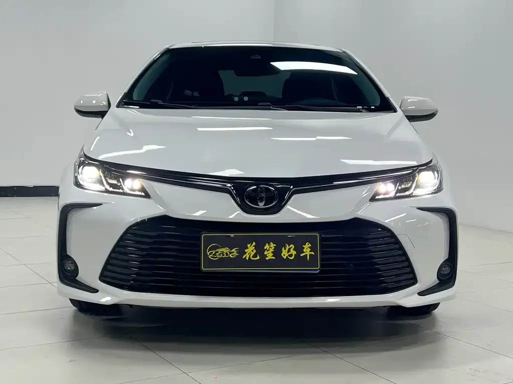 Toyota Corolla — фото 8