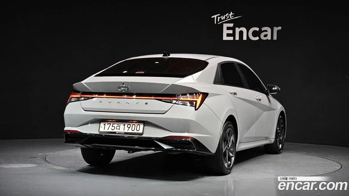 Hyundai AVANTE — фото 2