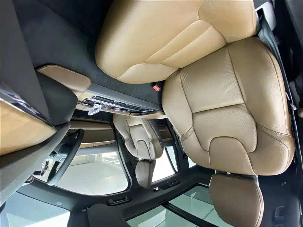 Volvo XC90 2023 из CN, фото 7