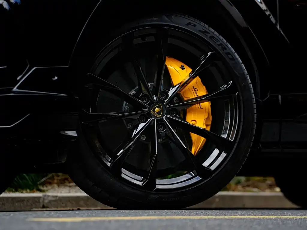 Lamborghini Urus — фото 3
