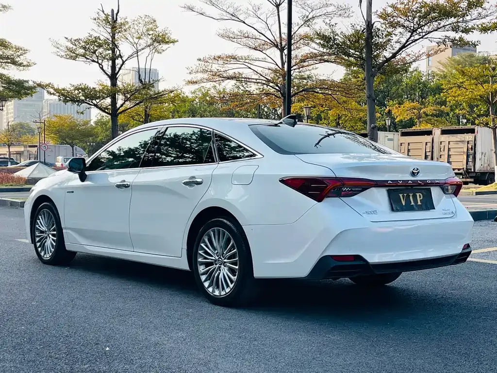 Toyota Avalon — фото 9