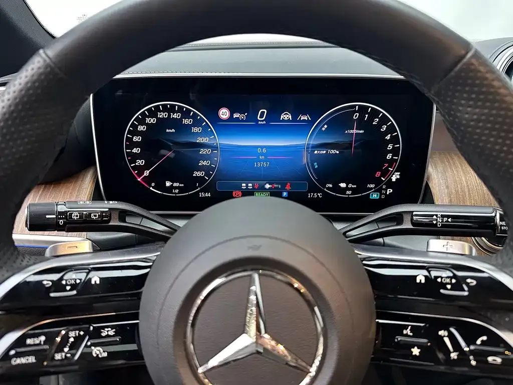 Mercedes-Benz GLC PHEV 2025 из CN, фото 3